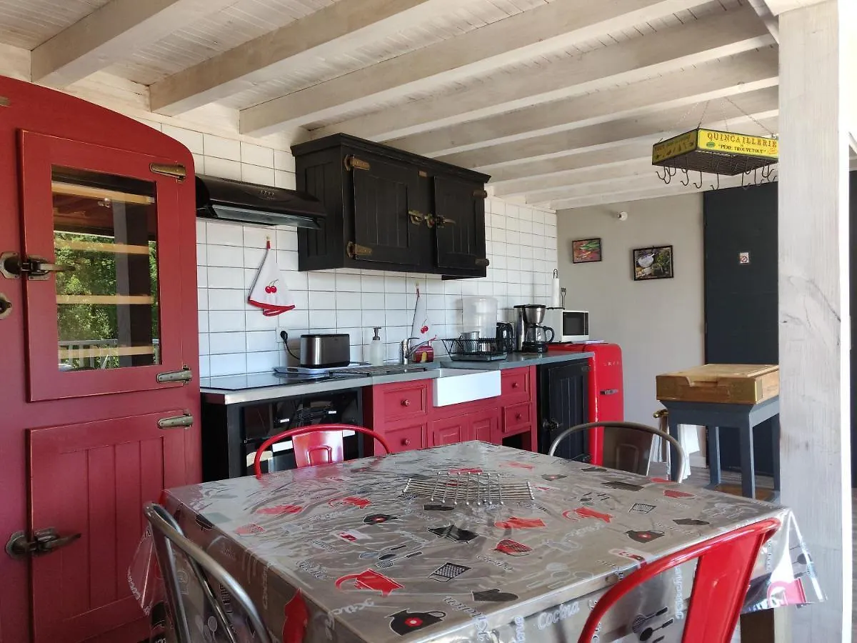 Holiday home Gites Arnoult Damiatte