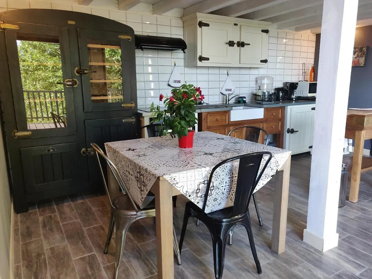 Holiday home Gites Arnoult Damiatte